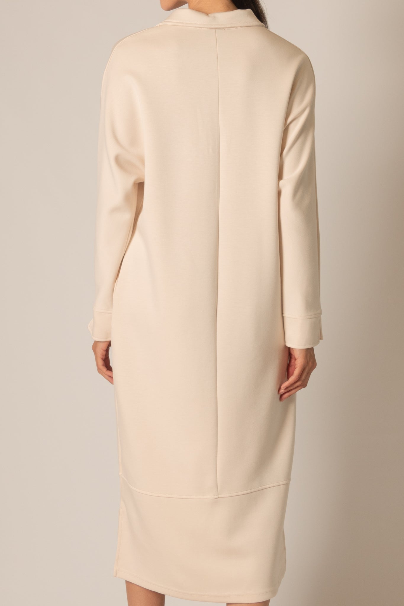 Details: - Butter modal fabrication - Long sleeves - Midi length - Side slits - Collared P.CILL Details: - Butter modal fabrication - Long sleeves - Midi length - Side slits - Collared P.CILL